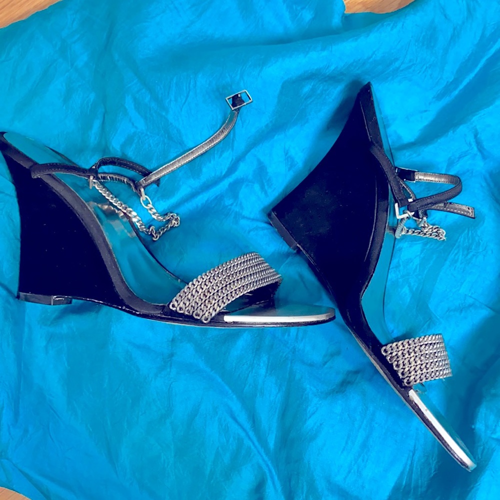 Cocktail sandals / Silk and metal